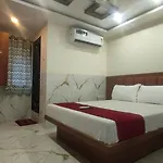 Samrat Palace 2 Hotel 3*