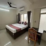 Hotel Pinaki Comfort Malad - Near Nesco & Oberoi Mall