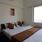 Hotel Pinaki Comfort Malad - Near Nesco & Oberoi Mall 3*
