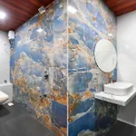 Fabhotel Skyline Suite