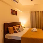 Skyline View 2Bhk Apt Near Oberoi Mall & Nesco