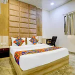 Via Sumit Palace 3*