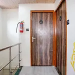 Glitz Priceless-lokhandwala 3*