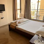 Hotel Pinaki Comfort Malad - Near Nesco & Oberoi Mall 3*