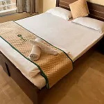 Hotel Pinaki Comfort Malad - Near Nesco & Oberoi Mall Mumbai