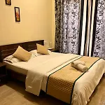 Hotel Pinaki Comfort Malad - Near Nesco & Oberoi Mall Mumbai
