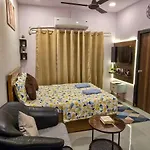 Studio Flat Near Airport & Metro