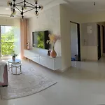 Apartment Veera Desai Road