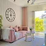 Veera Desai Road Apartment *