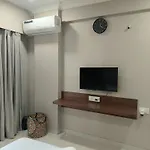 Treat Homes Service Apartment In Bkc Siddhant 401