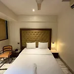 Pravasi Residency Hotel 2*