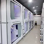Astropods Airport, Mumbai. Guest house Mumbai