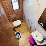 U Life Guest house