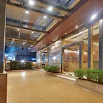 Comfort Metropolis Hotel 4*