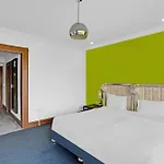 Townhouse Royal Palms Shared Serviced Hotel