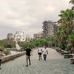 Bandra Lokhandwala House, Near Carter Road, Palli Hill By Connekt Homes Apartment *