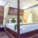 Comfort Metropolis Hotel 4*