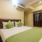 Oyo 6643 Hotel Alfa Regency