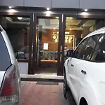 Shine Hospitality 2*