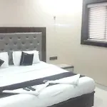 Shine Hospitality 2*