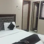 Hotel Shine Hospitality 2*