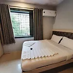 Royal Comfort Hotel