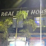 Real Rest House Dormitory - Andheri East