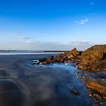 Ama Stays & Trails, Beach House Madh Island