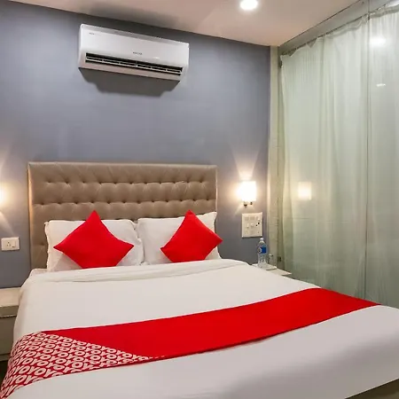 Oyo 62882 Palace Hotel