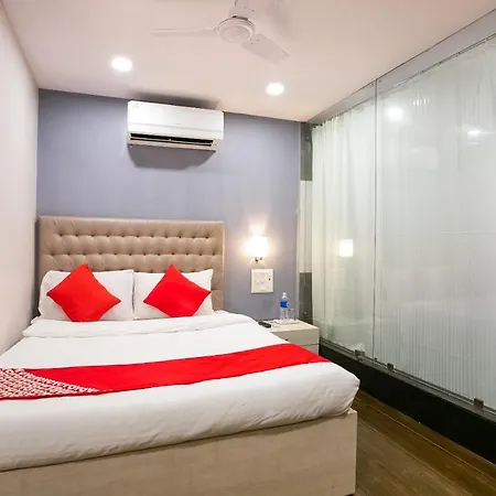 Hotel Oyo 62882 Palace