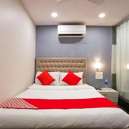 Hotel Oyo 62882 Palace