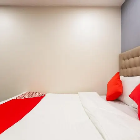 Hotel Oyo 62882 Palace 3*