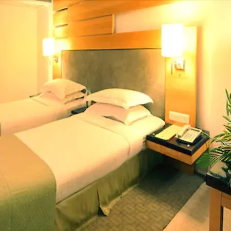 Peninsula Grand 4* Mumbai