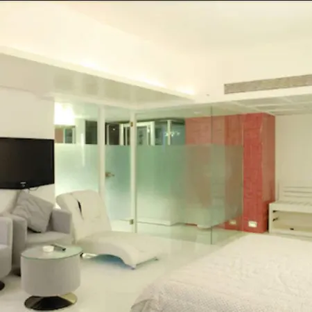 Peninsula Grand Mumbai