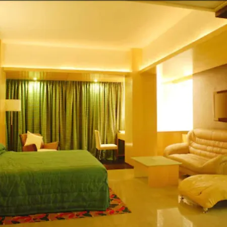 Peninsula Grand Mumbai