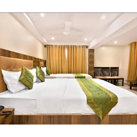 Rk Hotel-near Grant Road Railway Station Hotel 2*