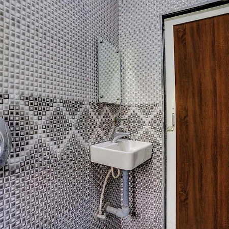 Hotel Fabhotel Comfort Mumbai
