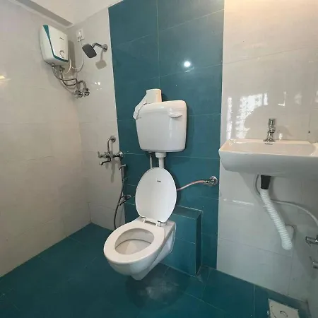 Pali Carters Building 801, 20th Road, Khar West By Connekt Homes Apartment Mumbai