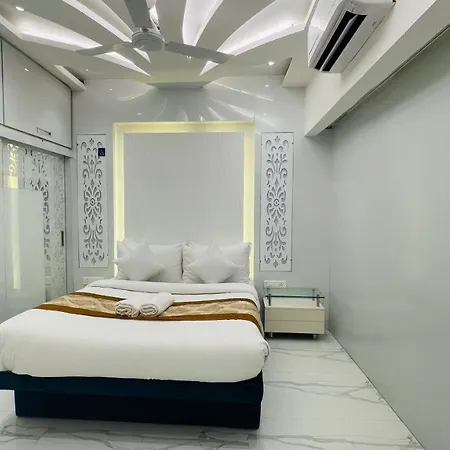 Apartment One Bedroom Apartment- Near Kokilaben Ambani Hospital, Andheri West Mumbai