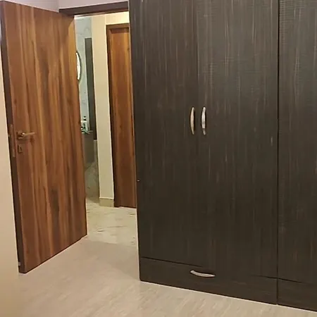 Homestay A Cozy In The Heart Of Bandra West Mumbai