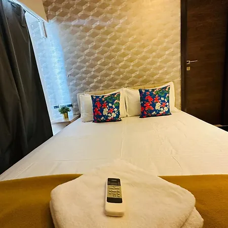 Apartment 1.5br Service In Bkc By Florastays Mumbai
