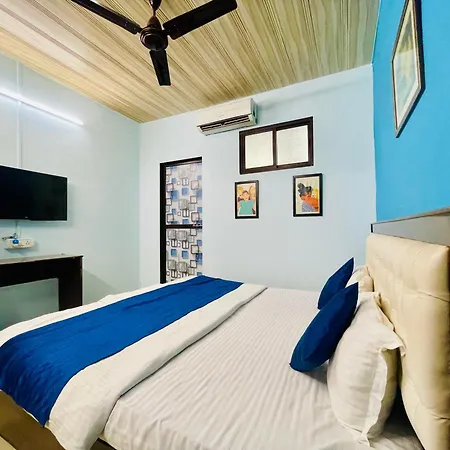 Urban And Suites, Service In Goregaon Homestay