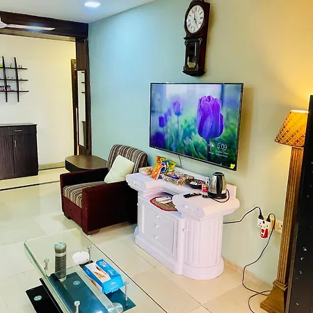 Bandra - Spacious 2 Bhk- Close To Bkc. Apartment