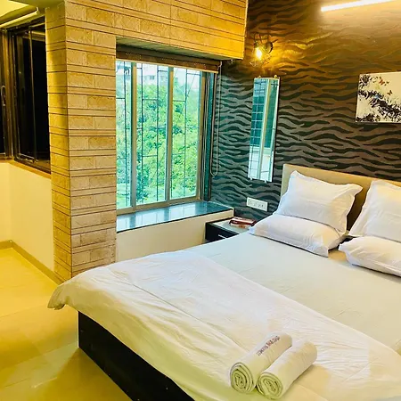Bandra - Spacious 2 Bhk- Close To Bkc. *