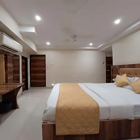 Hotel Rk Hotel-near Grant Road Railway Station