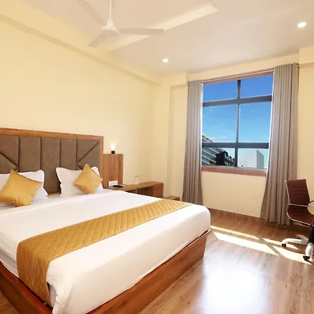 Hotel Bkc Minerva, Near Us Consulate 3*