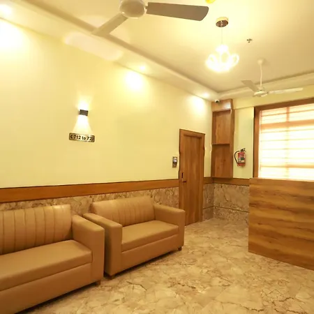 Bkc Minerva, Near Us Consulate Hotel