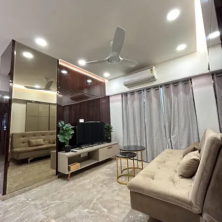 Downtown 1bhk Luxury In Mahalaxmi 602