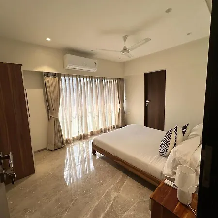 Luxurious 2 Bhk & Workspace On Juhu Tara Road *
