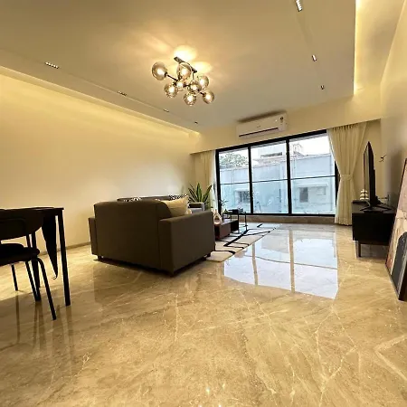 Luxurious 2 Bhk & Workspace On Juhu Tara Road Apartment Mumbai
